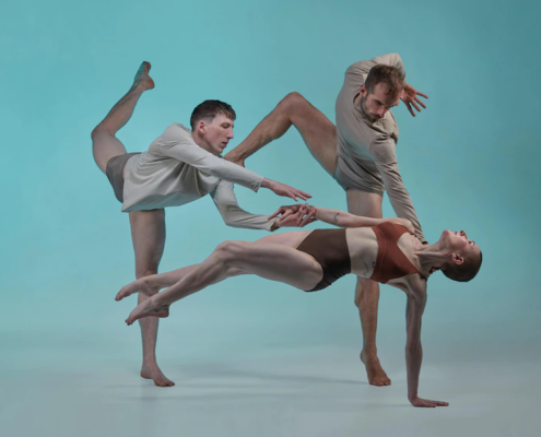 80fbb83996dbe1c4f415fe626faea840 495x400 - Our private Contemporary dance lessons